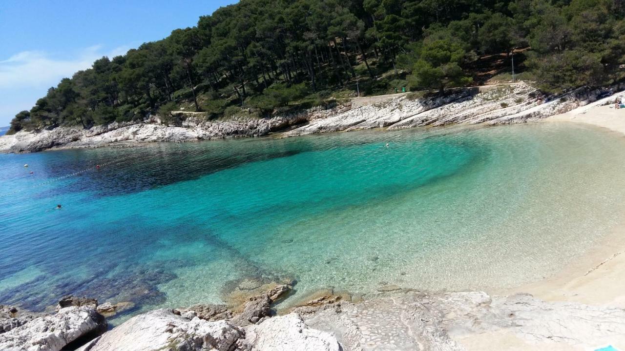 Apartments Villa Adrienne Mali Lošinj Exterior foto