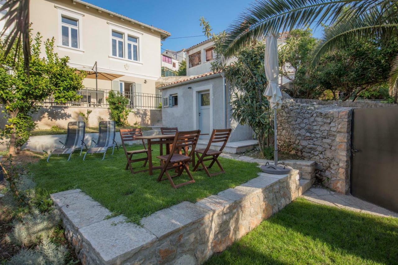 Apartments Villa Adrienne Mali Lošinj Exterior foto